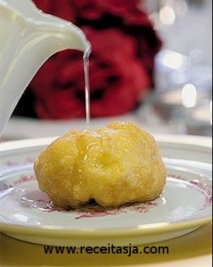Receita de Sonhos em Calda de Laranja