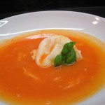 Receita de Sopa de Tomate com Ovos Escalfados