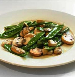 salada de ervilhas tortas com pleurotos