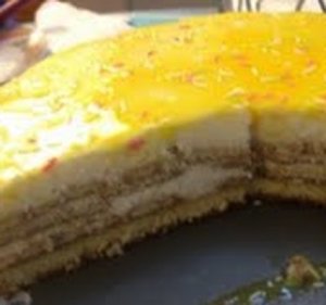 semi frio de bolacha com iogurte