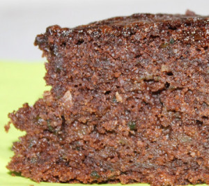 mimo doce de farinha de alfarroba com courgette e amendoas