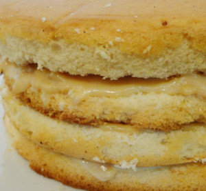 discos em camadas com bolachas caramelizadas