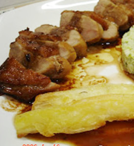 peito de pato fatiado com batata doce